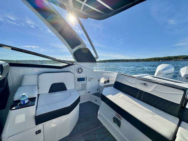 30ft Monterey Yacht For Sale