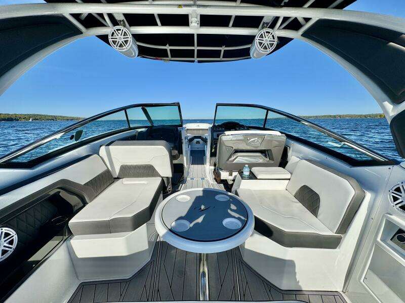 30ft Monterey Yacht For Sale