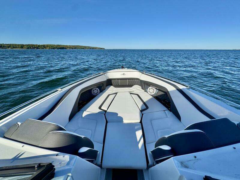 30ft Monterey Yacht For Sale