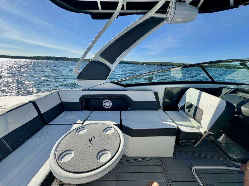 30ft Monterey Yacht For Sale