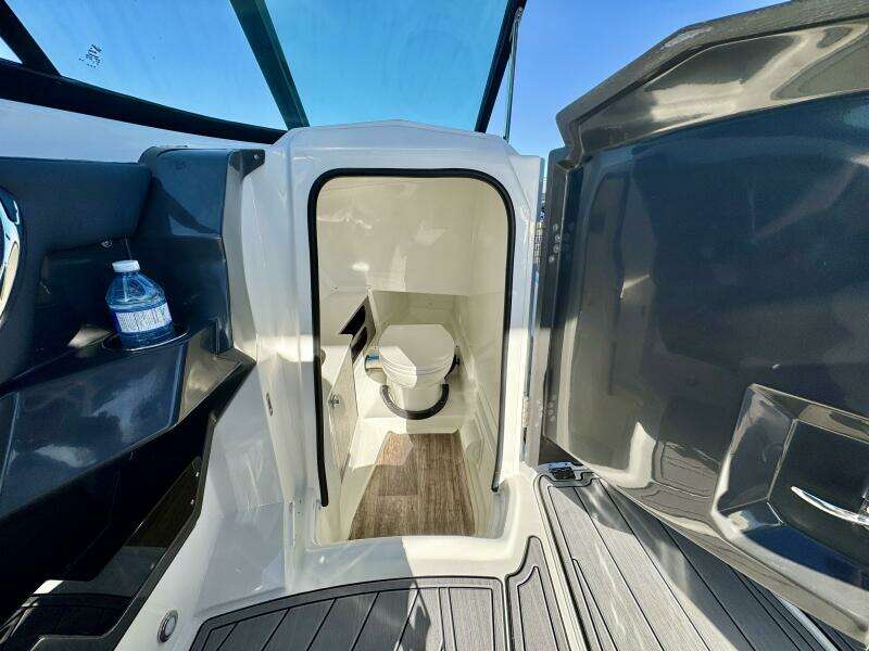 30ft Monterey Yacht For Sale