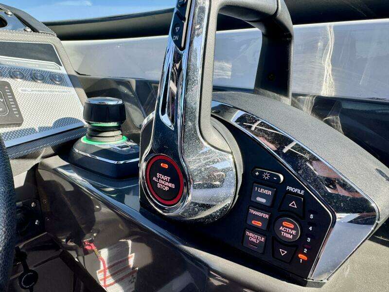 30ft Monterey Yacht For Sale