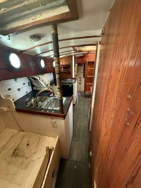 One World 52ft Colvin Yacht For Sale