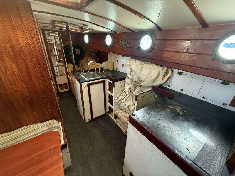 One World 52ft Colvin Yacht For Sale