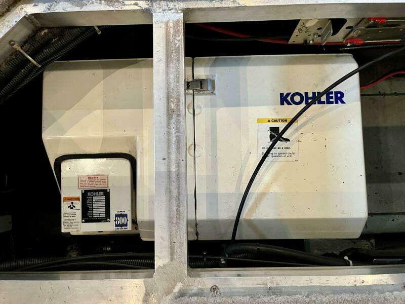 WILD THING IV 35ft Carver Yacht For Sale