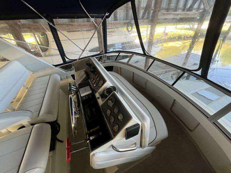WILD THING IV 35ft Carver Yacht For Sale