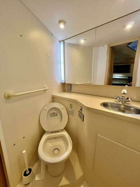 WILD THING IV 35ft Carver Yacht For Sale