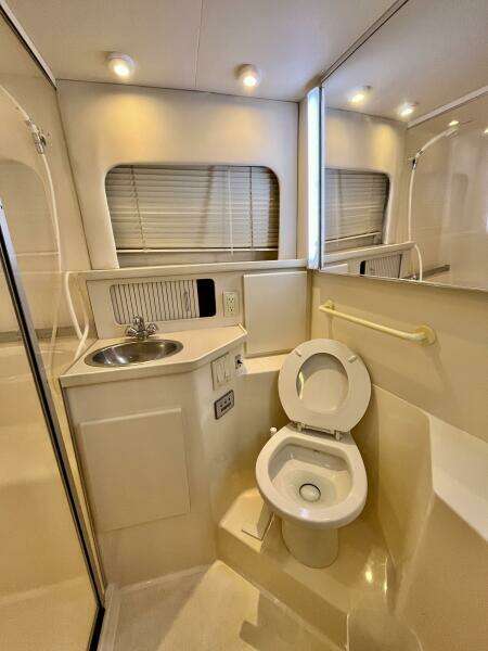 WILD THING IV 35ft Carver Yacht For Sale