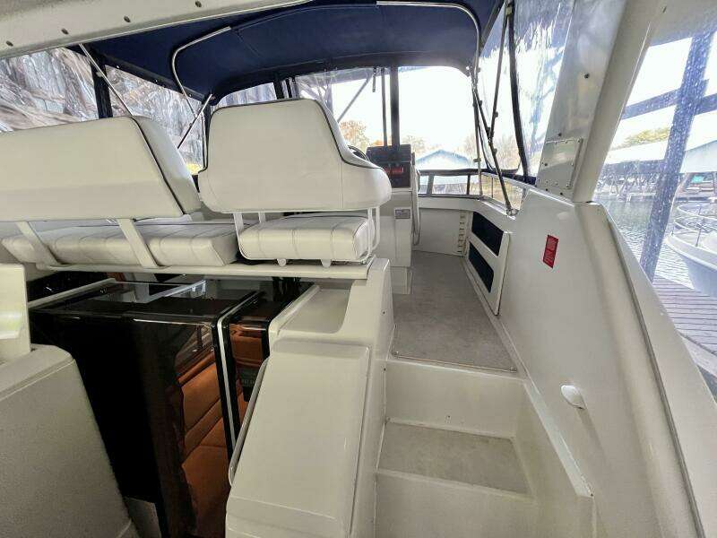 WILD THING IV 35ft Carver Yacht For Sale