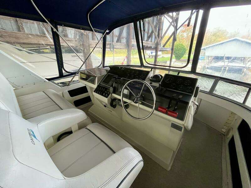 WILD THING IV 35ft Carver Yacht For Sale