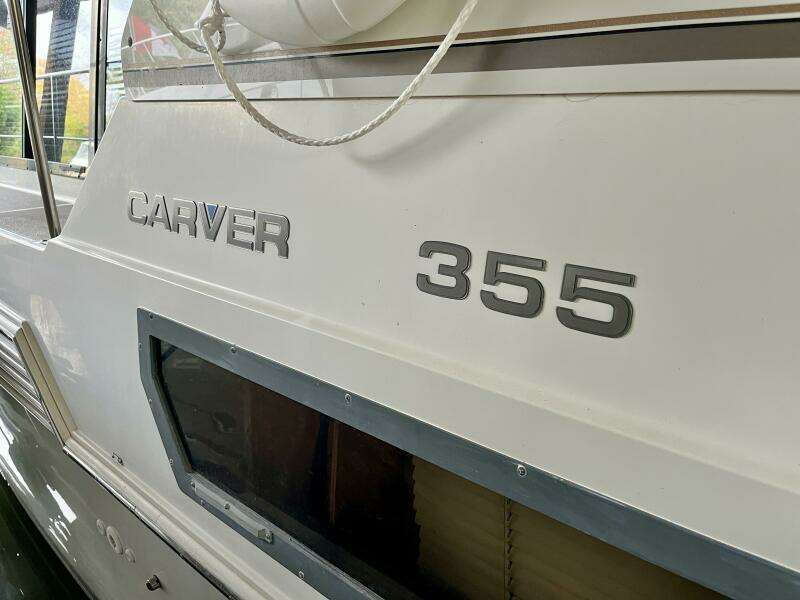 WILD THING IV 35ft Carver Yacht For Sale