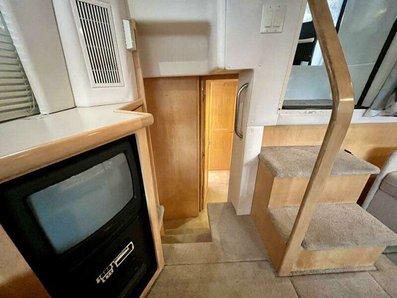 WILD THING IV 35ft Carver Yacht For Sale