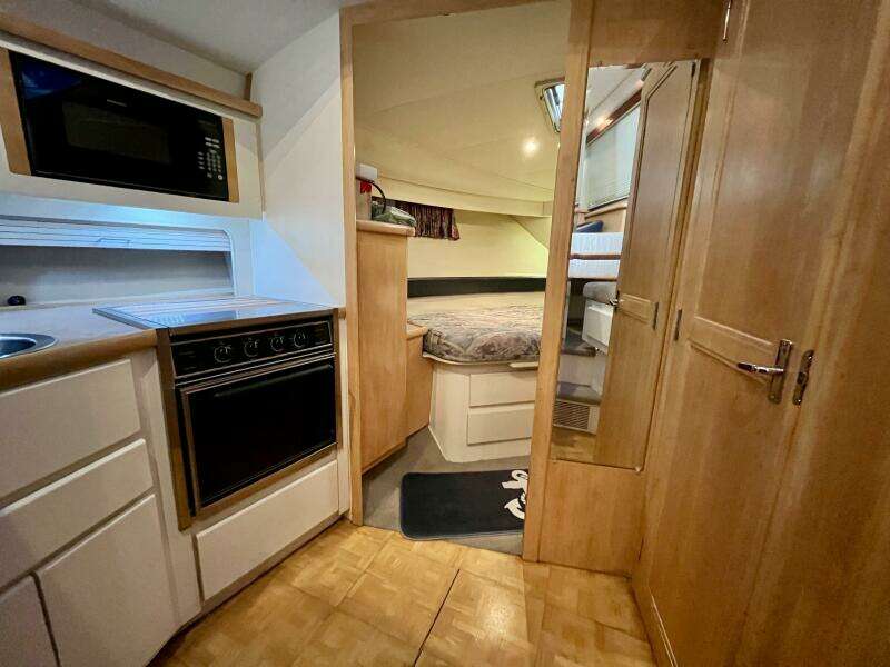 WILD THING IV 35ft Carver Yacht For Sale