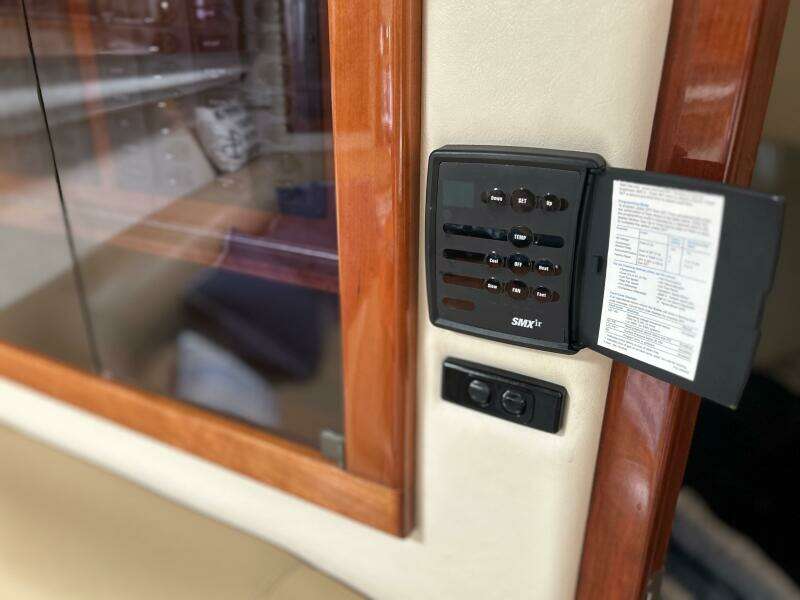 47ft Wellcraft Yacht For Sale