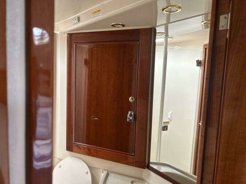 47ft Wellcraft Yacht For Sale