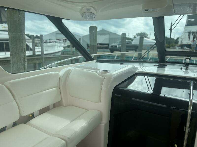 36ft Tiara Yachts Yacht For Sale