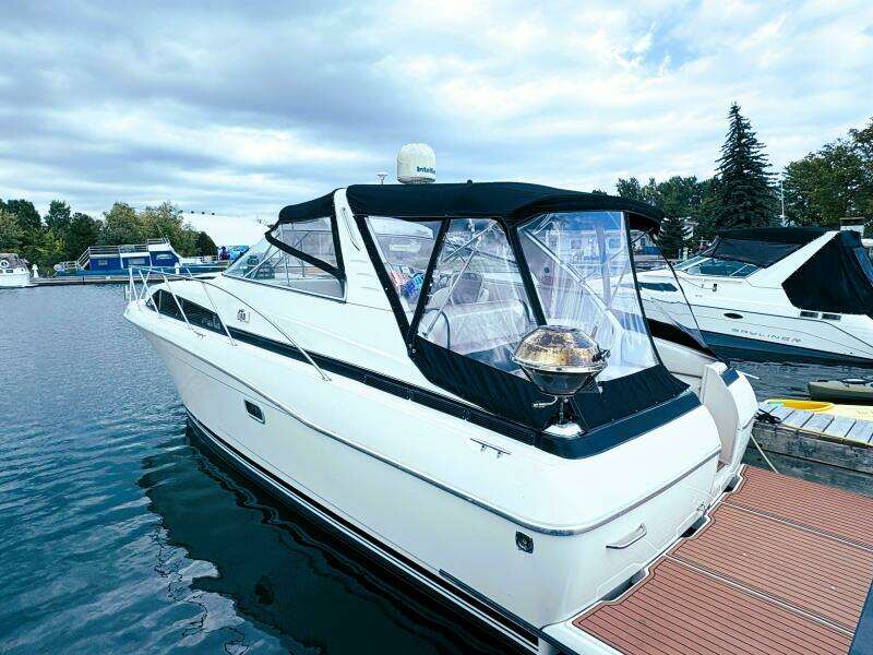32ft Bayliner Yacht For Sale