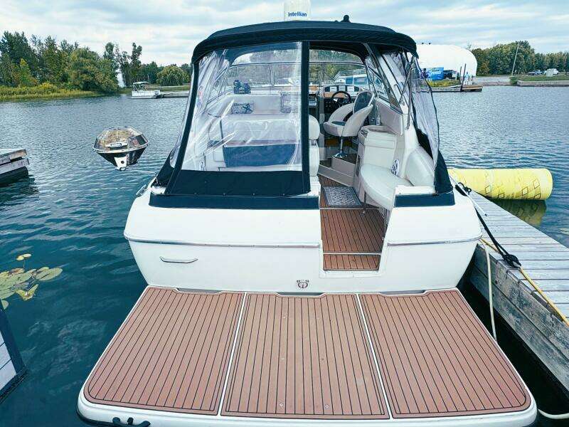 32ft Bayliner Yacht For Sale