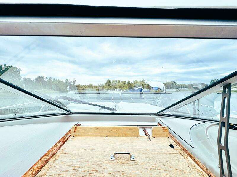 32ft Bayliner Yacht For Sale