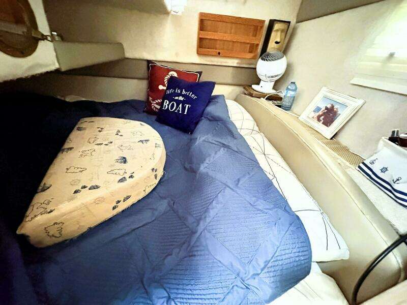 32ft Bayliner Yacht For Sale
