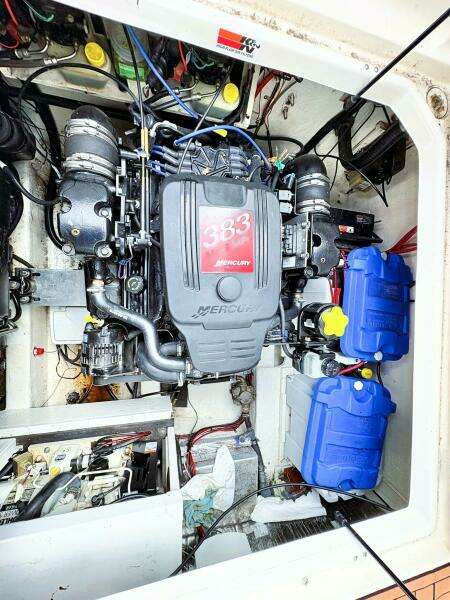 32ft Bayliner Yacht For Sale