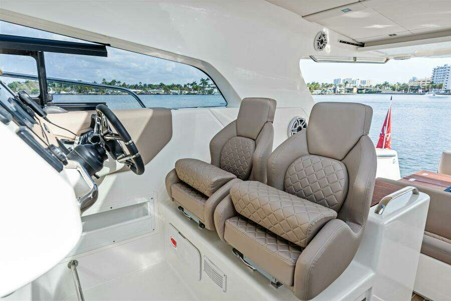 37ft Makai Yacht For Sale