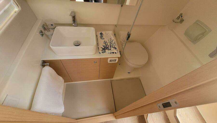 37ft Makai Yacht For Sale