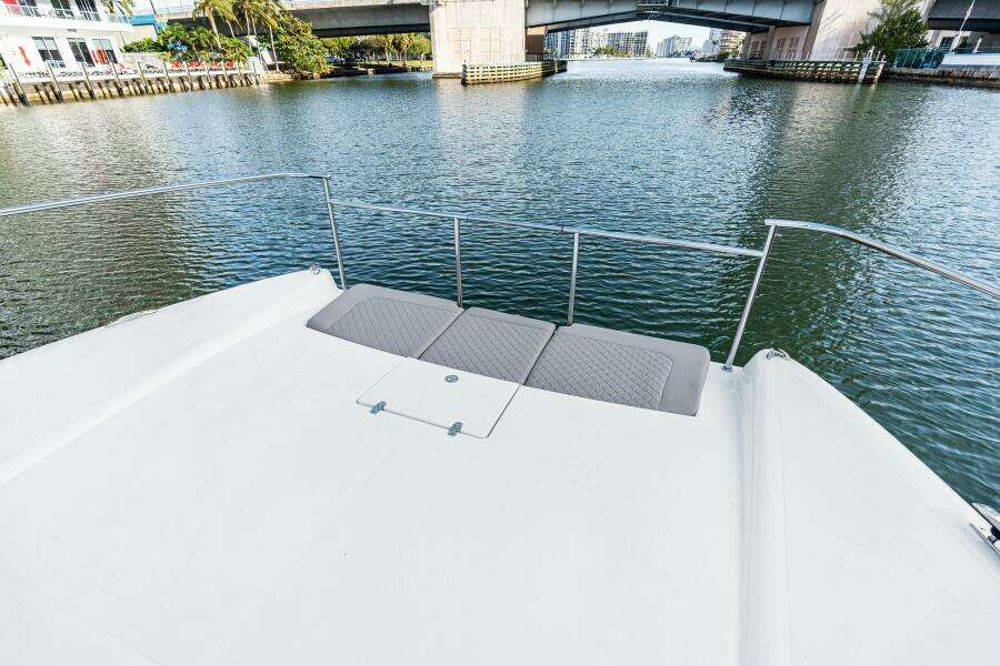 37ft Makai Yacht For Sale