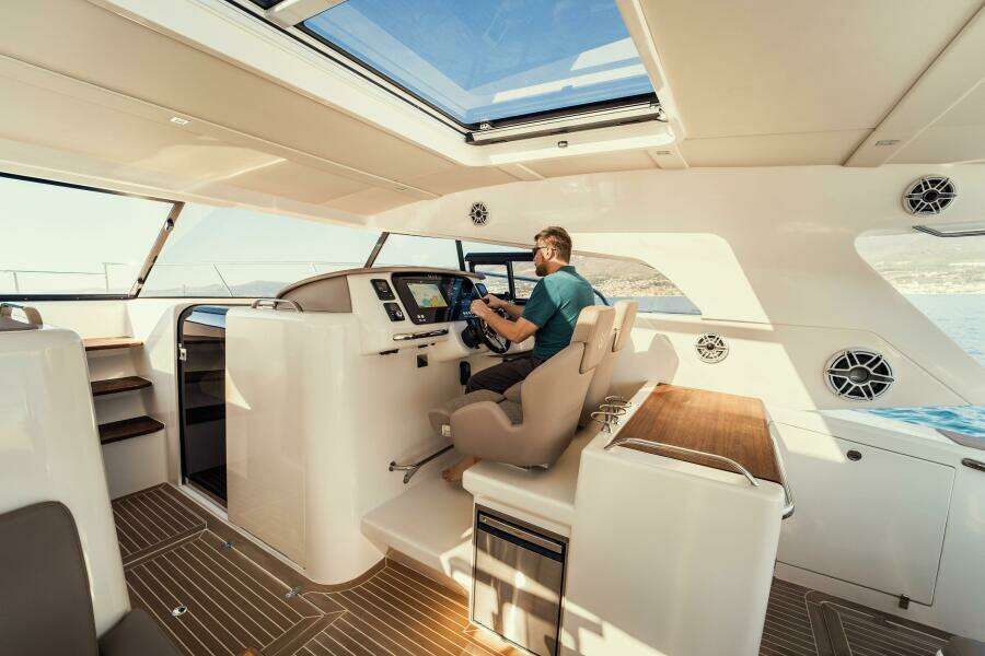 37ft Makai Yacht For Sale