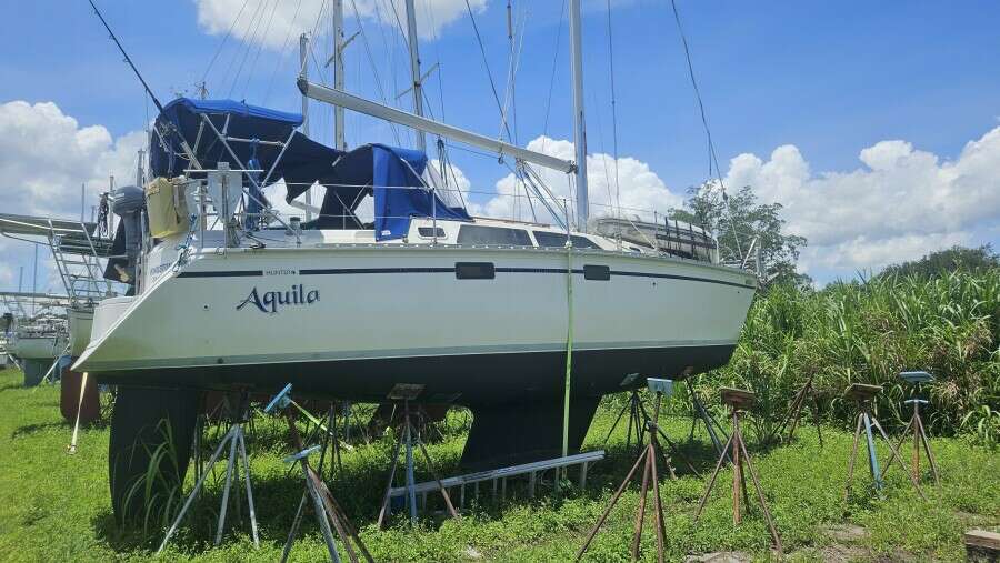 Aquila 34ft Hunter Yacht For Sale