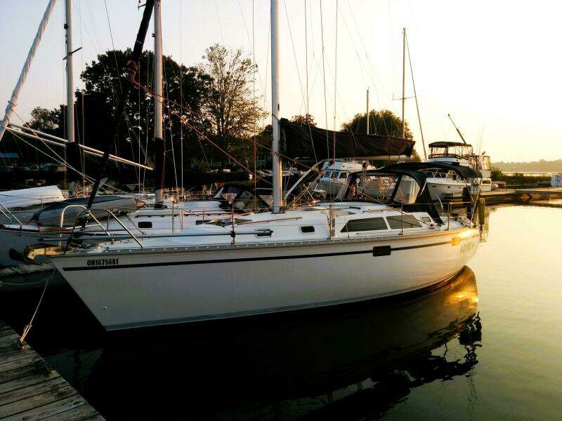 Aquila 34ft Hunter Yacht For Sale