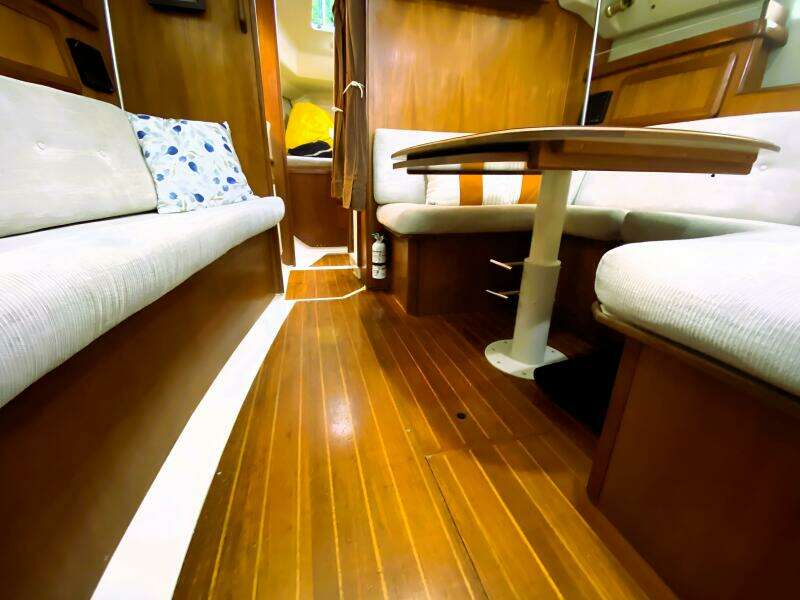 Aquila 34ft Hunter Yacht For Sale