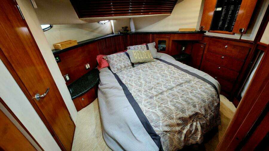 Still Waters 45ft Carver Yacht For Sale