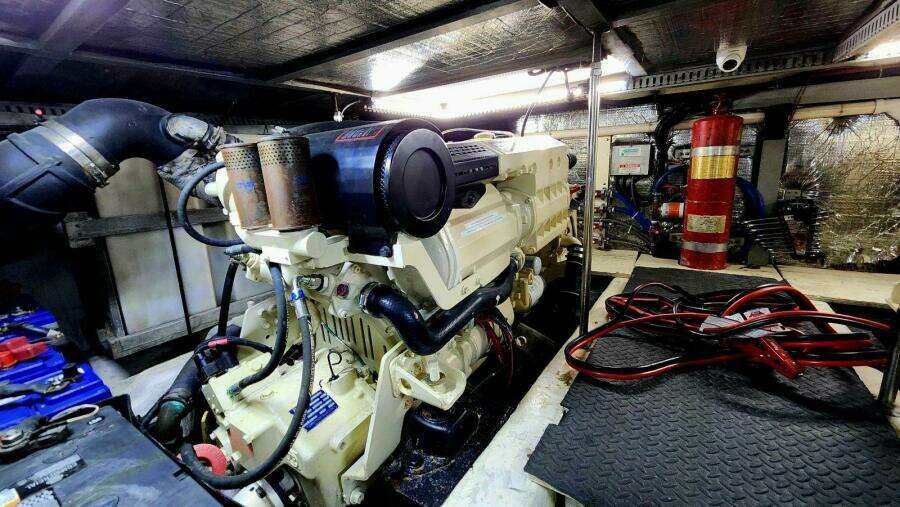 Still Waters 45ft Carver Yacht For Sale