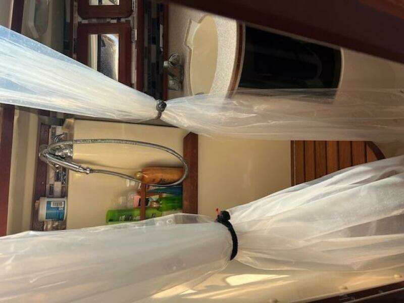37ft Hunter Yacht For Sale