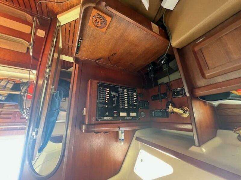 37ft Hunter Yacht For Sale