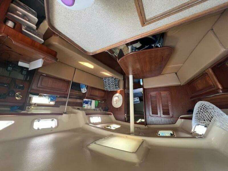 37ft Hunter Yacht For Sale