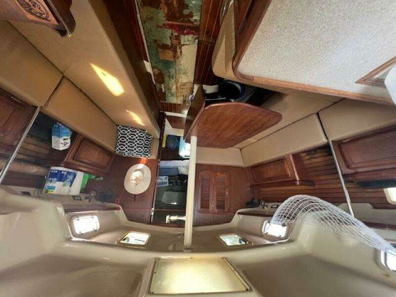 37ft Hunter Yacht For Sale