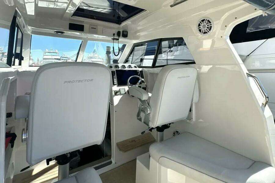 Lizzie 38ft Protector Yacht For Sale