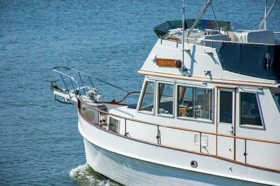 1990 36 Grand Banks Profile  (11)