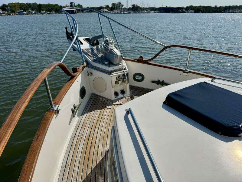 1990 36 Grand Banks Deck (14)