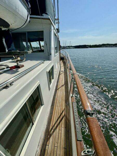 1990 36 Grand Banks Deck (4)