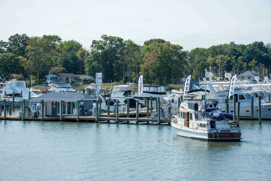 1990 36 Grand Banks Profile  (12)