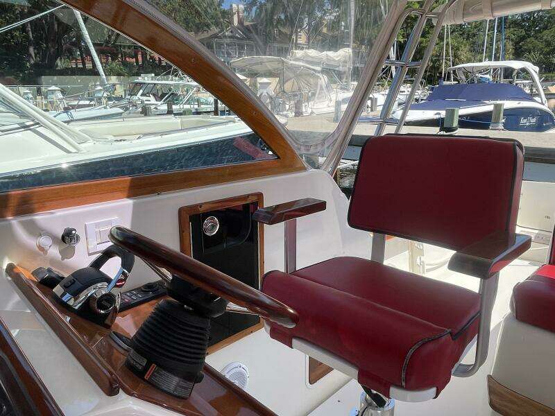 Beyond The Sea 29ft Hunt Yacht For Sale