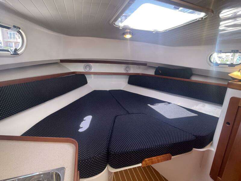 Beyond The Sea 29ft Hunt Yacht For Sale
