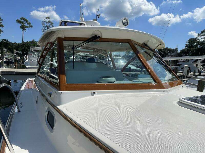 Beyond The Sea 29ft Hunt Yacht For Sale