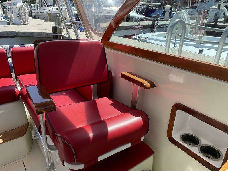 Beyond The Sea 29ft Hunt Yacht For Sale