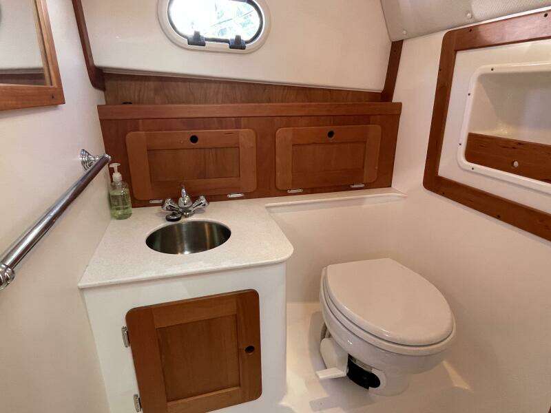 Beyond The Sea 29ft Hunt Yacht For Sale