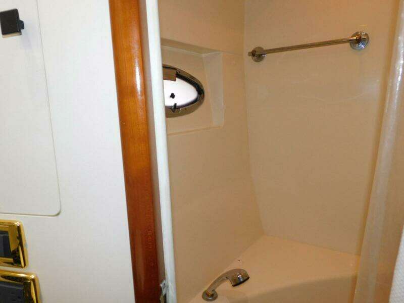 Waterdog 57ft Carver Yacht For Sale