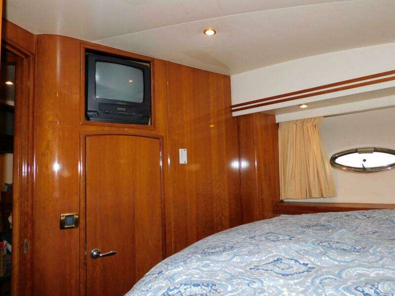 Waterdog 57ft Carver Yacht For Sale